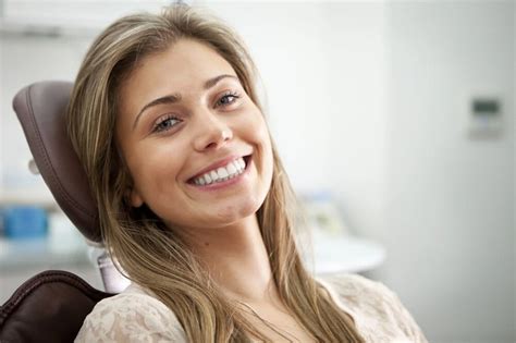 Magic teeth straightener for an immediate smile enhancement